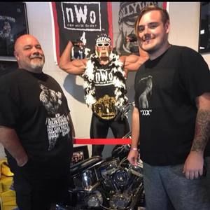 Meet your Posher, Dustin